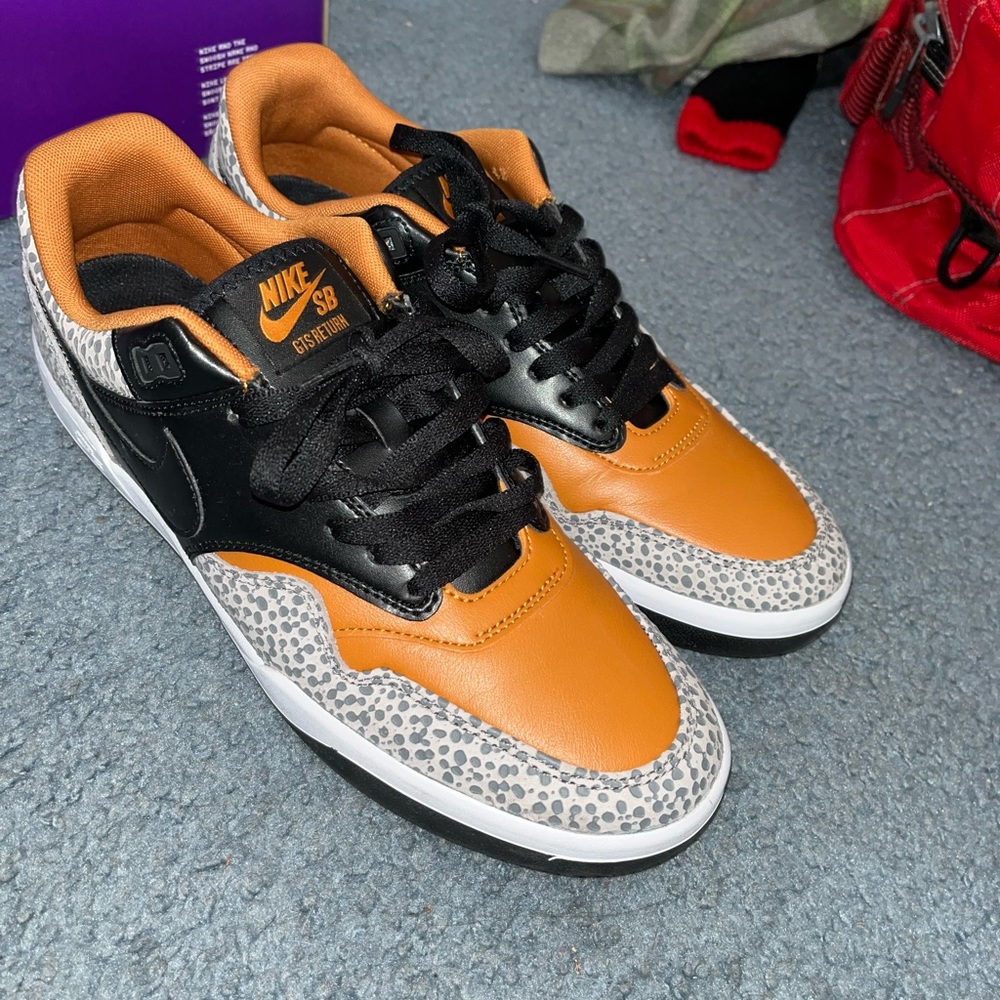 New with box, Nike SB GTS Return PRM L.       Size 10